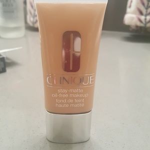 Clinique stay-matte oil-free makeup